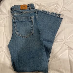 Zara Straight Leg Cropped Jeans